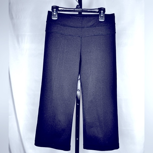 🍋 Lululemon Groove Crop Pants Short Capris Black Size 4 - Picture 4 of 7